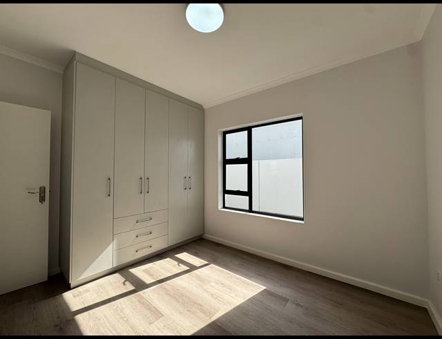 4 BEDROOM HOUSE FOR SALE IN SANDOWN
